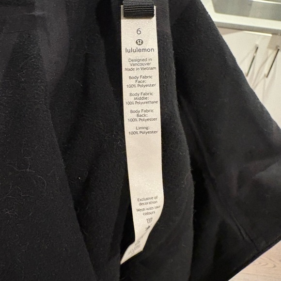 Lululemon coat - Picture 2 of 4